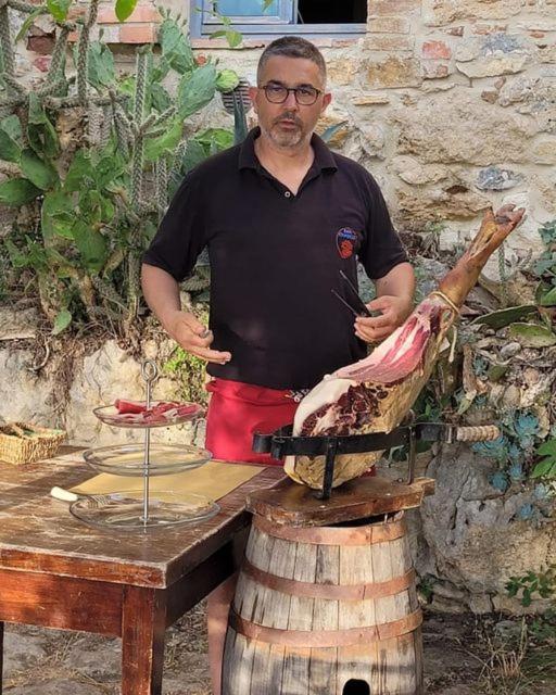 Agriturismo Torrenieri Da Alessandro ปีเอนซา ภายนอก รูปภาพ
