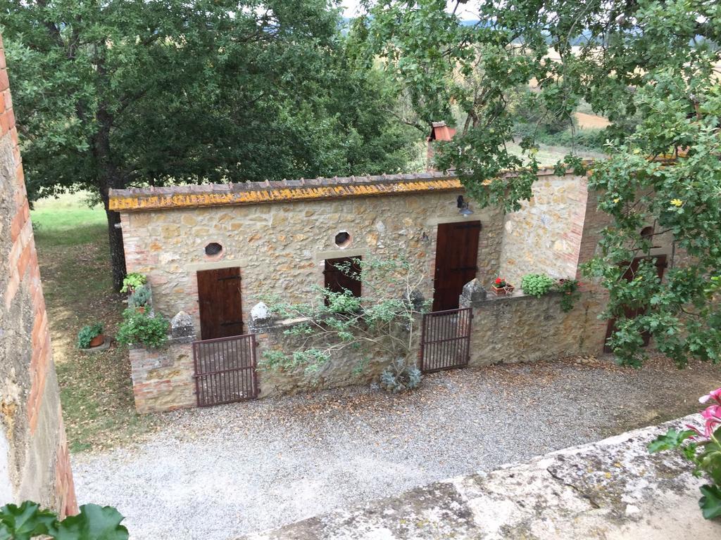 Agriturismo Torrenieri Da Alessandro ปีเอนซา ภายนอก รูปภาพ